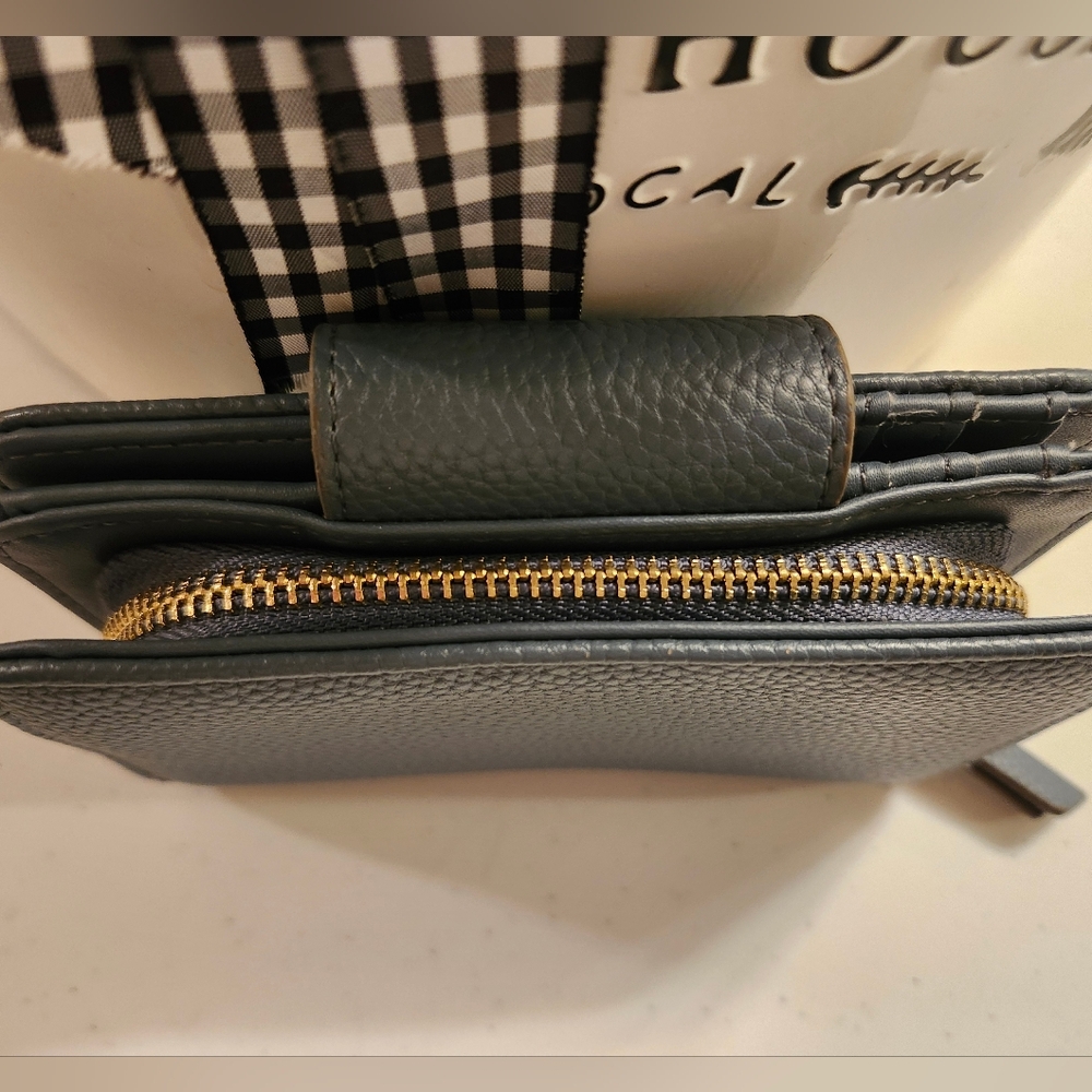 Nanette Lepore NWOT Zip Back Orginizer Wallet Dark Gray - Picture 3 of 9